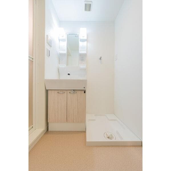  フレード高島町