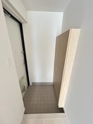 玄関も広いです！ フレード高島町