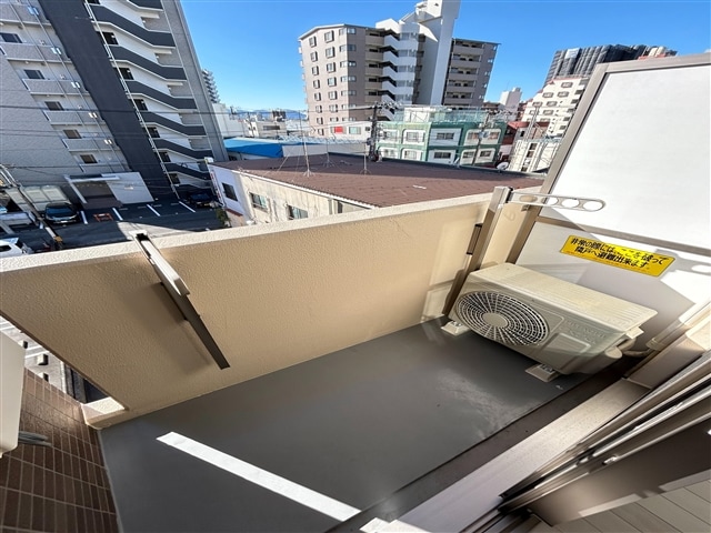  フレード高島町