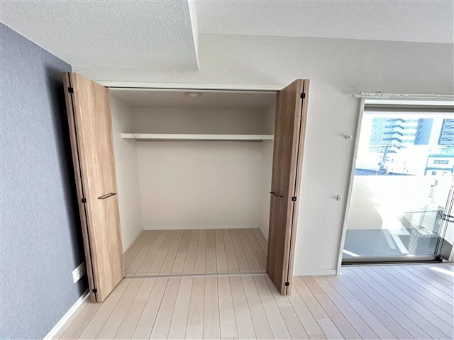 広いクローゼット付きです！ フレード高島町