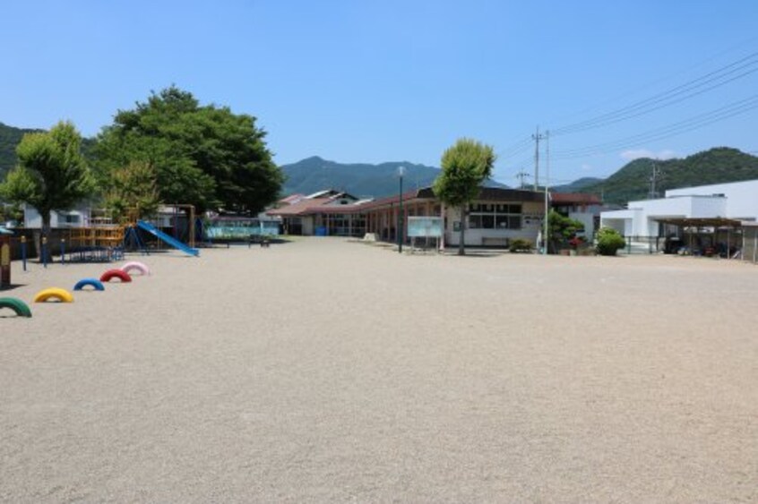 足利市きた保育所(幼稚園/保育園)まで914m グランプリス