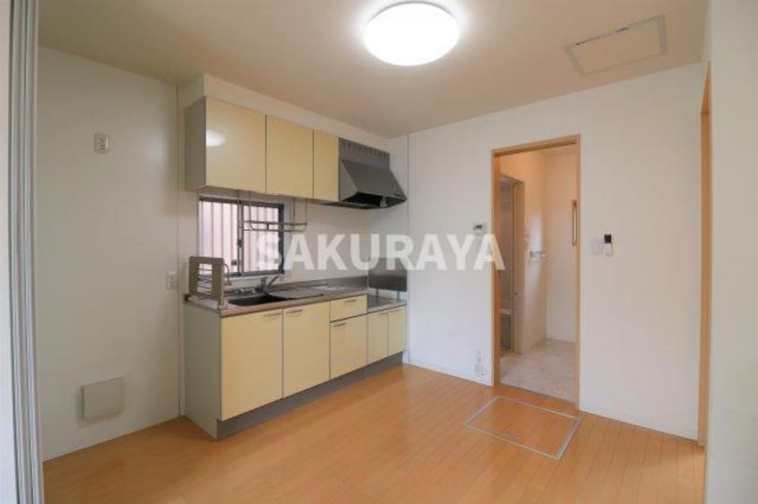 ダイニングキッチン。2019年撮影。現況と異なる場合がござい レフィナード