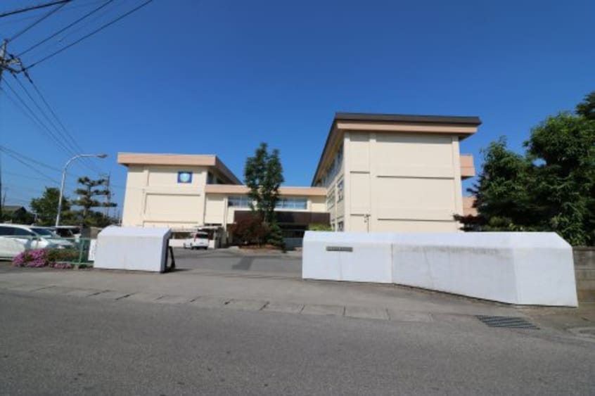 足利市立東山小学校(小学校)まで598m レフィナード