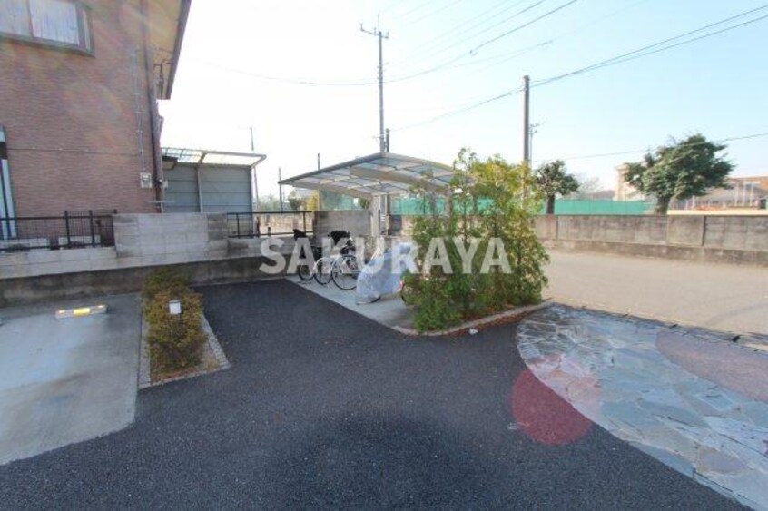 駐輪場 ルーチェガーデン