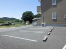 駐車場があるので、車を買う予定の方も安心です ツインコートＡ