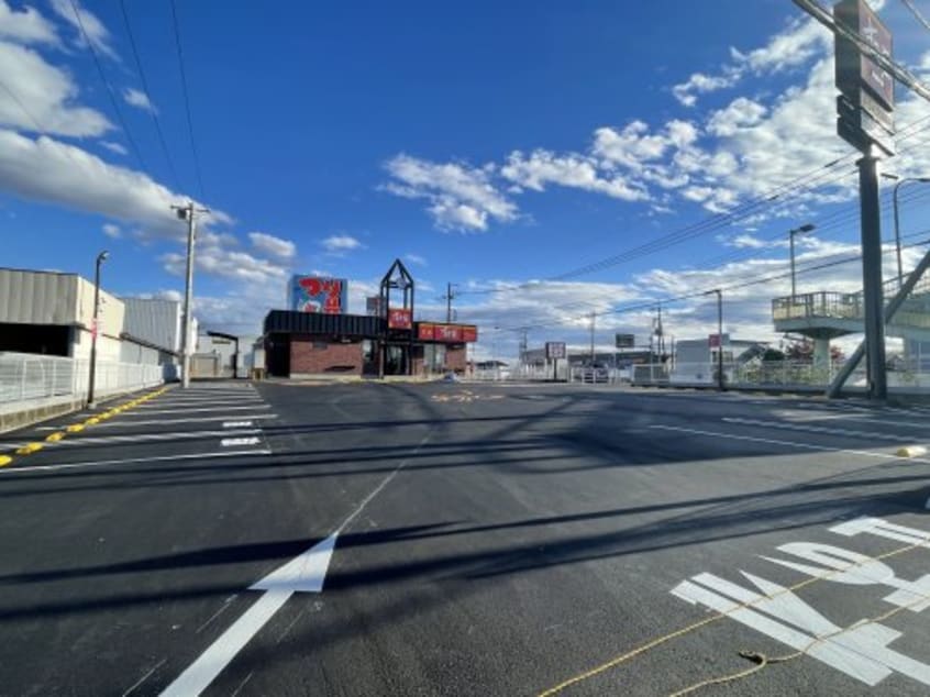 すき家　50号足利福富店(ファストフード)まで898m ラフォーレ福居12