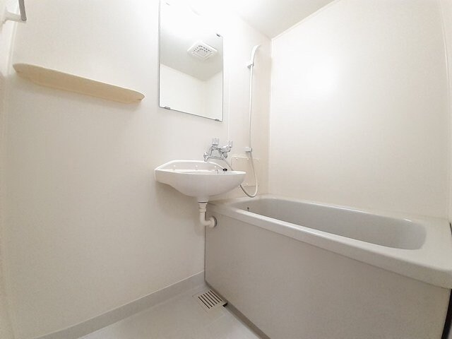 ゆったり過ごせるお風呂です ウィステリアヒル