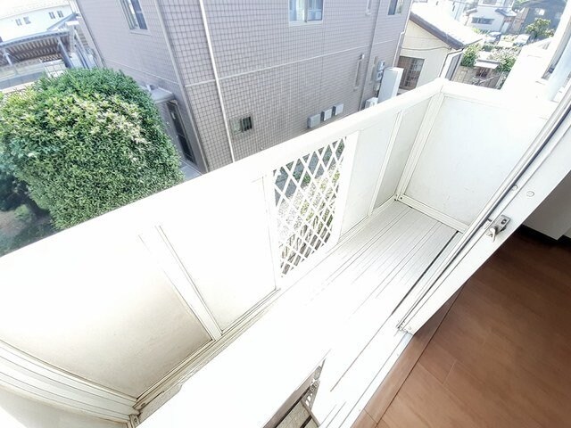 開放的で明るい空間を演出してくれるバルコニーです ウィステリアヒル