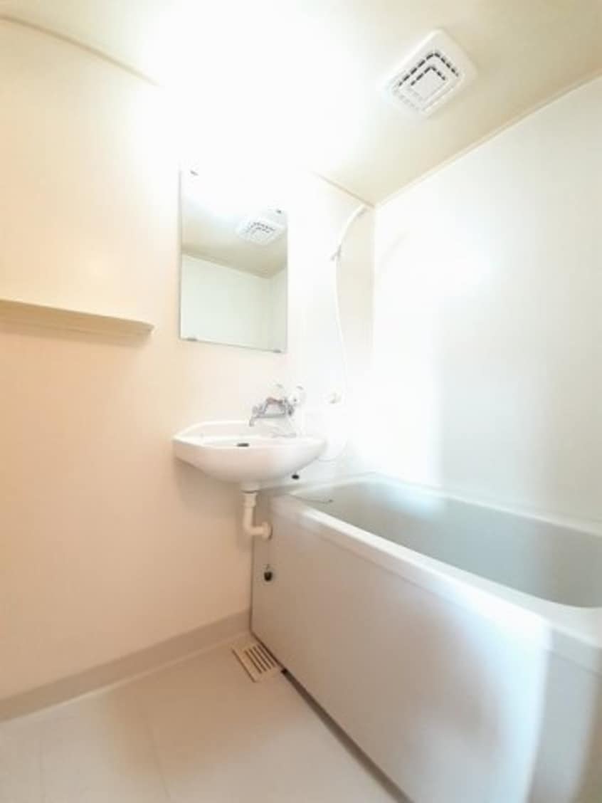 お風呂です カーサ八幡林