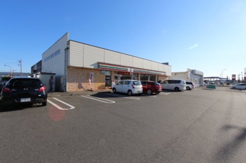 セブンイレブン 足利問屋団地店(コンビニ)まで338m レジーア