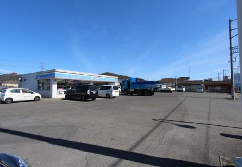 ローソン 足利八椚町店(コンビニ)まで763m ホワイトコーポ
