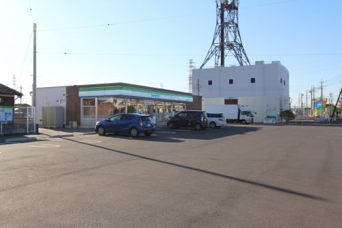ファミリーマート 足利福居町店(コンビニ)まで852m グラント・1「Grant・1」