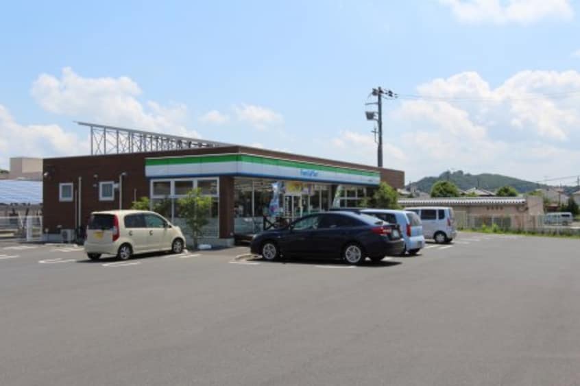 ファミリーマート 足利今福町店(コンビニ)まで508m ヴィラ・フェリーチェ