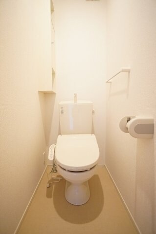 シンプルで使いやすいトイレです サニーレジデンスⅣ