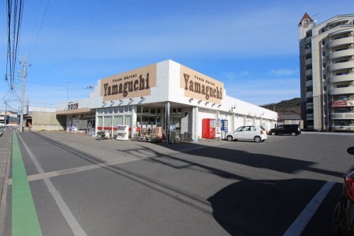 Yamaguchi(ヤマグチスーパー) 山前店(スーパー)まで626m ベルメゾンⅢ