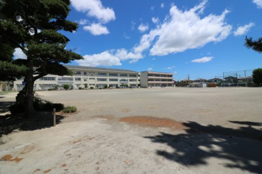 足利市立御厨小学校(小学校)まで546m エコーハイツC棟