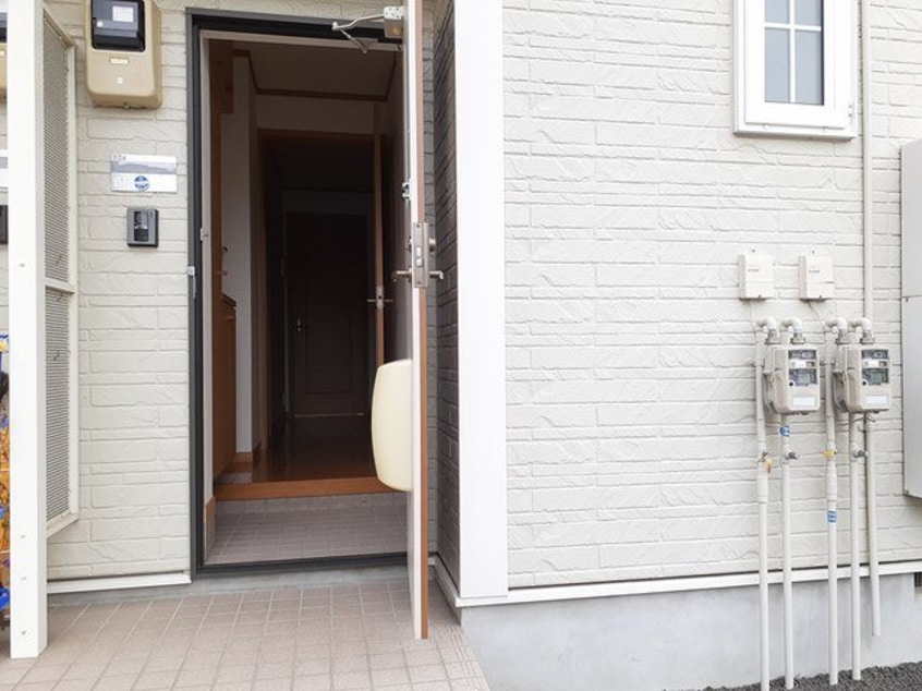 落ち着いた玄関です アカシア　Ａ