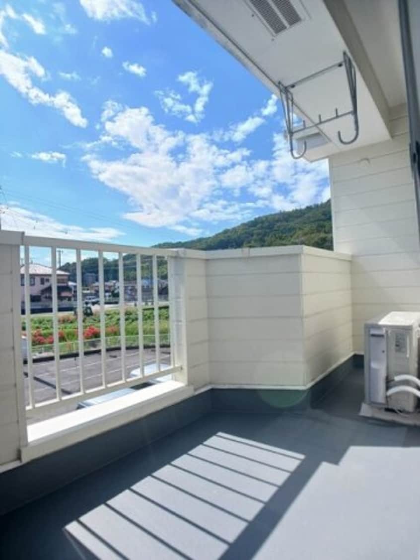 落ち着いた時間を過ごせるバルコニーです ラフィネメゾン