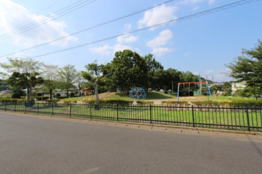 八幡公園(公園)まで1396m ラ・ヴィータ