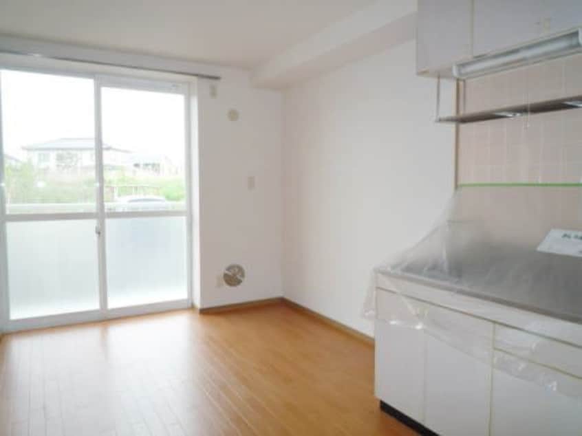 ゆったり過ごせるリビングです コスモハイツナガシマ