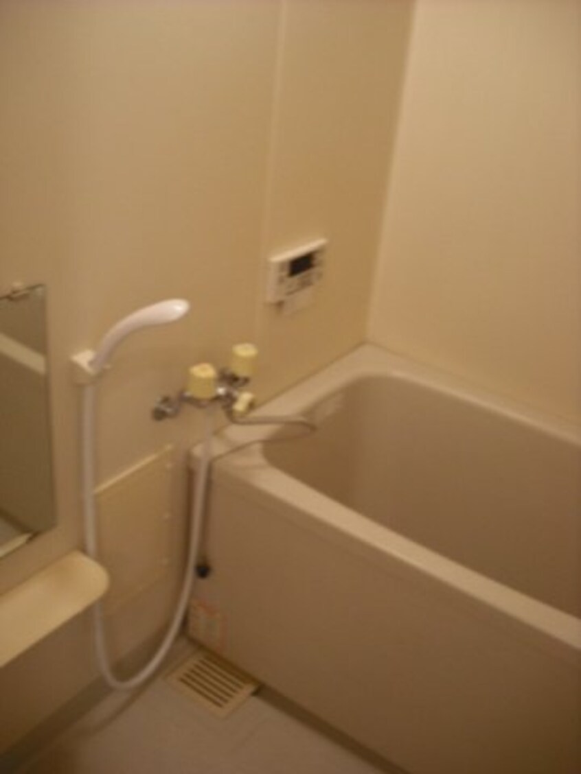 きれいなお風呂です コスモハイツナガシマ