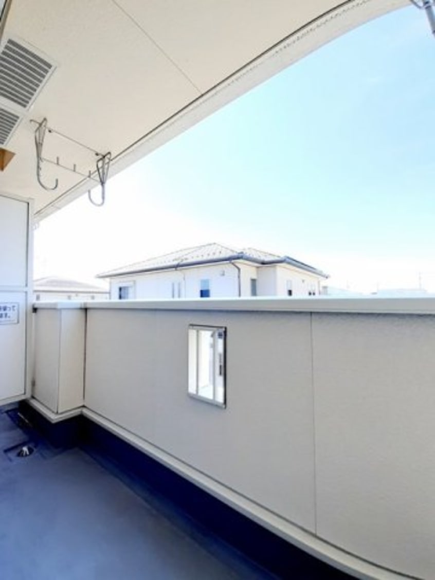 バルコニーからの眺めを楽しみながら食事をしませんか ドリームタウンＢ