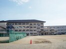 西中学校まで1400m エルディム山　Ｂ