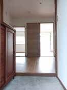 収納もある玄関です エルディム山　Ｂ