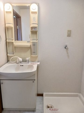 明るい洗面所です エスポワール城東Ｂ