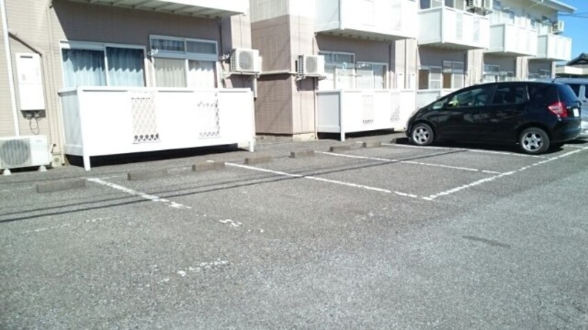 駐車場完備です パークハイツＵ