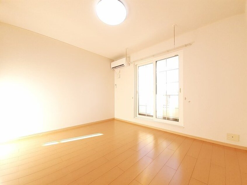 こちらの居間で趣味の時間をお楽しみください ドリームタウンＢ