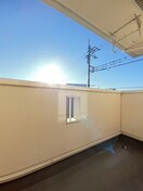 外からの目が気にならないバルコニーで洗濯物が干せます ドリームタウンＢ