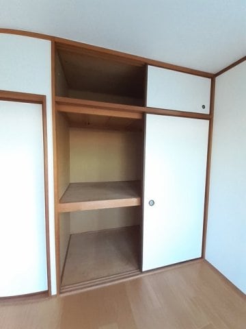  エルディム中西