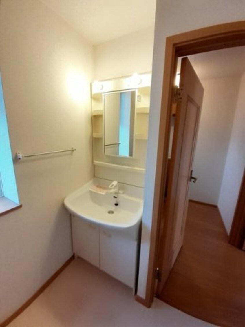  シャイニング　ローズＢ棟