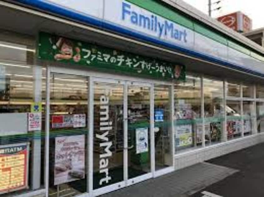 ファミリーマート 高松春日川橋東店(コンビニ)まで560m クラール春日Ｃ