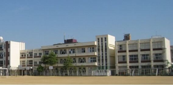 高松市立玉藻中学校(中学校/中等教育学校)まで552m ヴィドゥ　カンパーニュ