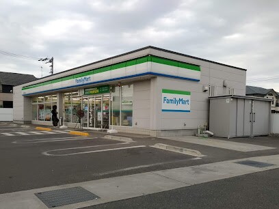ファミリーマート 高松小村町店(コンビニ)まで1013m リジェール東山崎 A棟