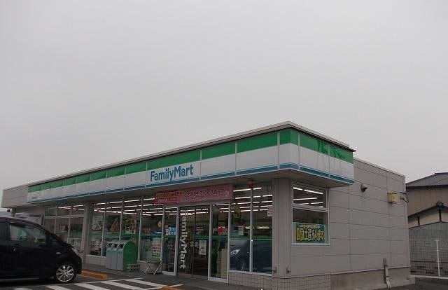 ファミリーマートさんまで1800m サンパティーク・メゾンＡ