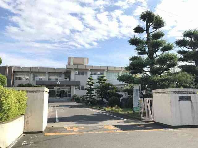 丸亀市立飯山北小学校まで2100m バンブー　フォレスト