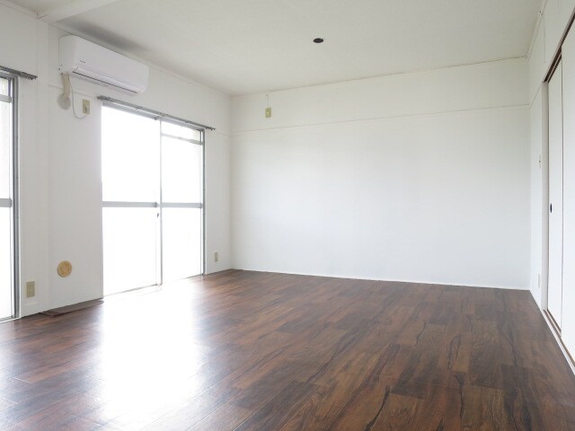 同シリーズ参照 ヴィラナリー屋島6号棟
