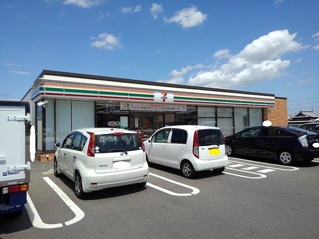 セブンイレブン観音寺出作店まで120m セイバリー　アパートメント　Ｂ