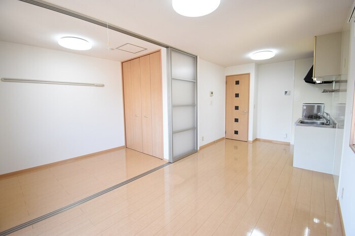  リビングタウン伏石A棟