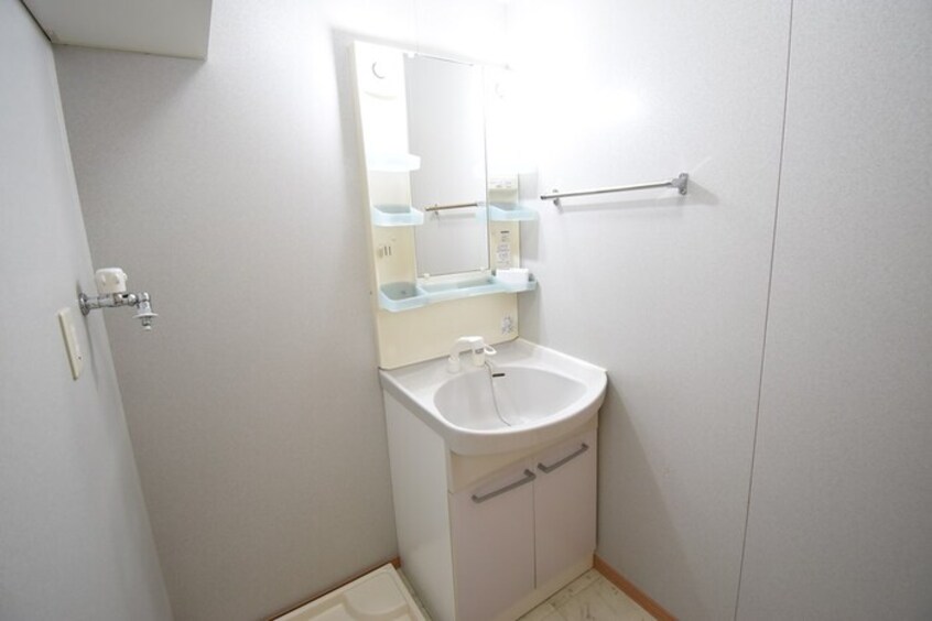  リビングタウン伏石A棟