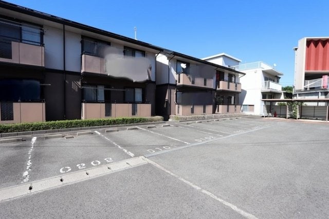  ロイヤルコート円座　C棟