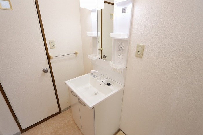  ロイヤルコート円座　C棟