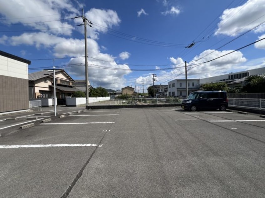  レオパレスエルサ