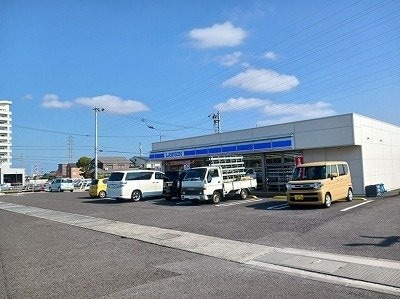 ローソン高松鹿角店さんまで800m ロイヤルフラワーⅡ