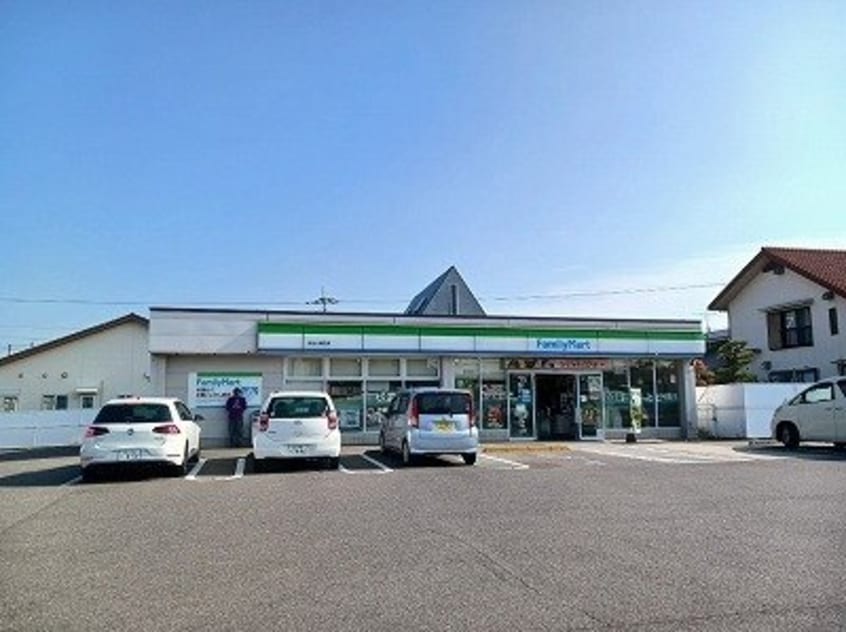 ファミリーマート高松川部店さんまで1200m リバーヒルＢ