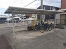  レオパレスラ　スリーズ