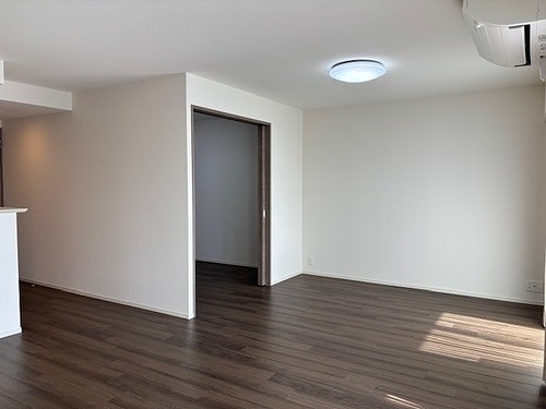 リビングダイニング サーパス上之町フロントマークス